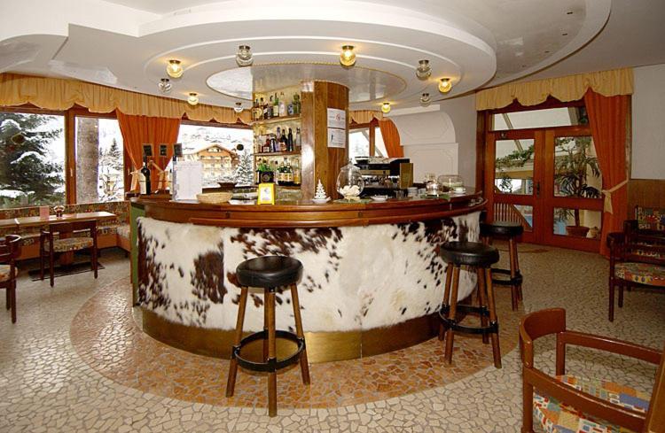 坎缇娜希翁玫瑰园酒店 莫埃纳 外观 照片